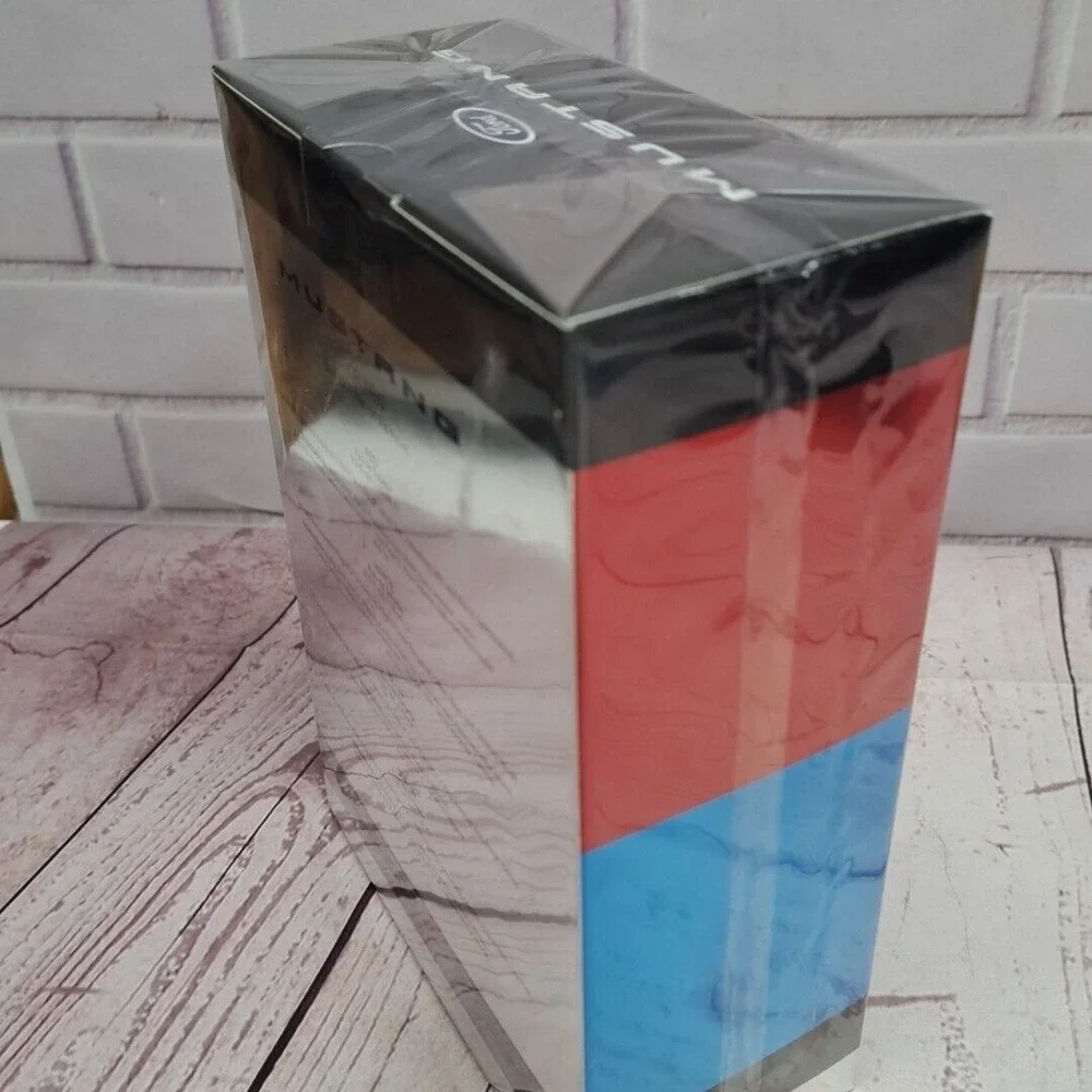 Mustang for Men 4 Piece Gift Set EDT 0.5 oz / 15 mL (Red, White, Blue & Green)